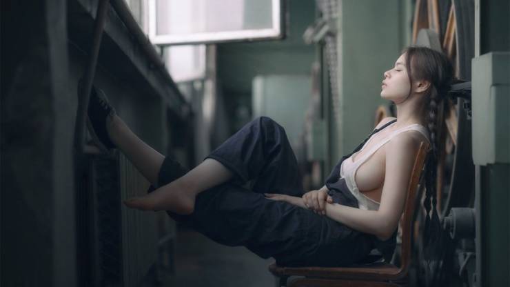 Sideboob? Yes, Please!