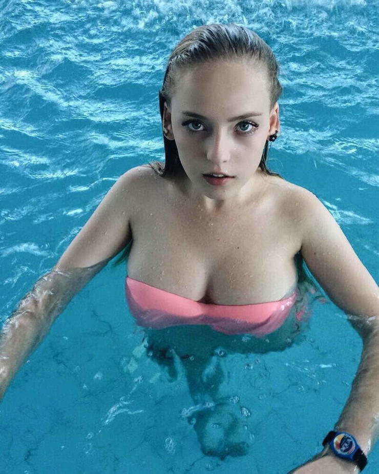 Meet World’s Hottest Math Teacher From Minsk, Belarus