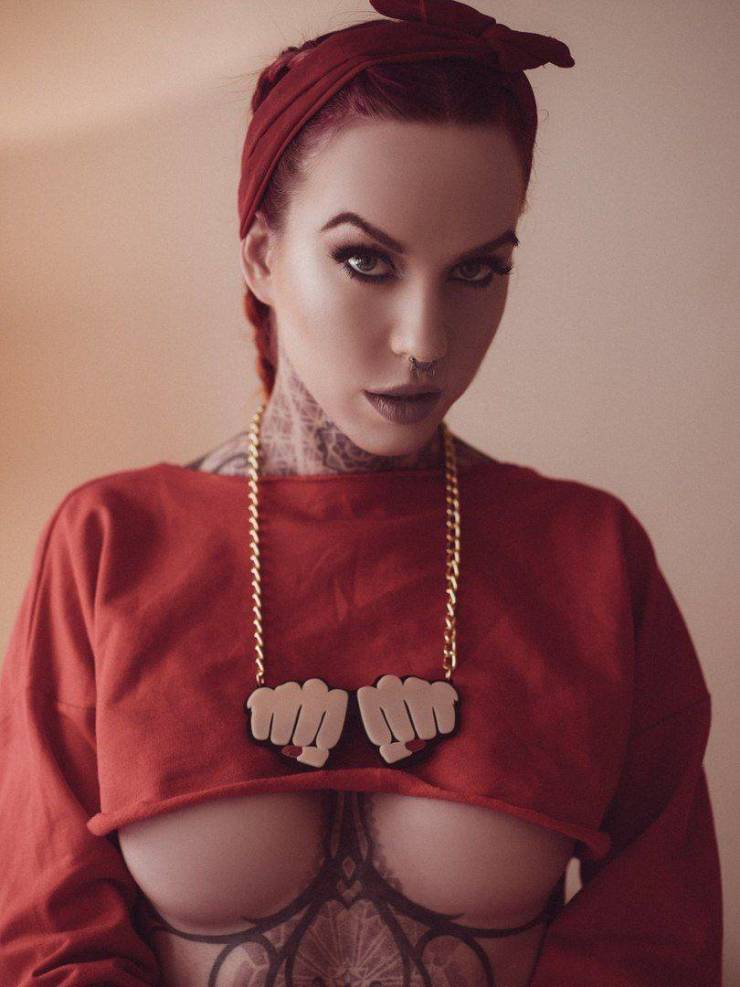 Get Ready For Some Tasty Underboob Pics