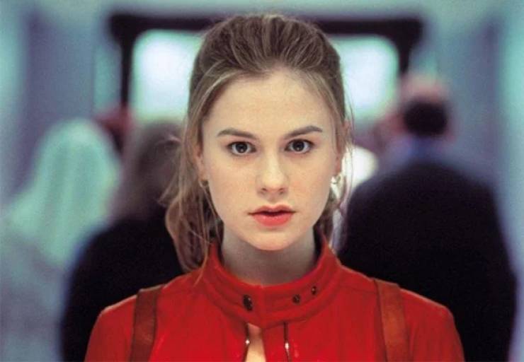 Do You Still Remember These Hot Celebs?