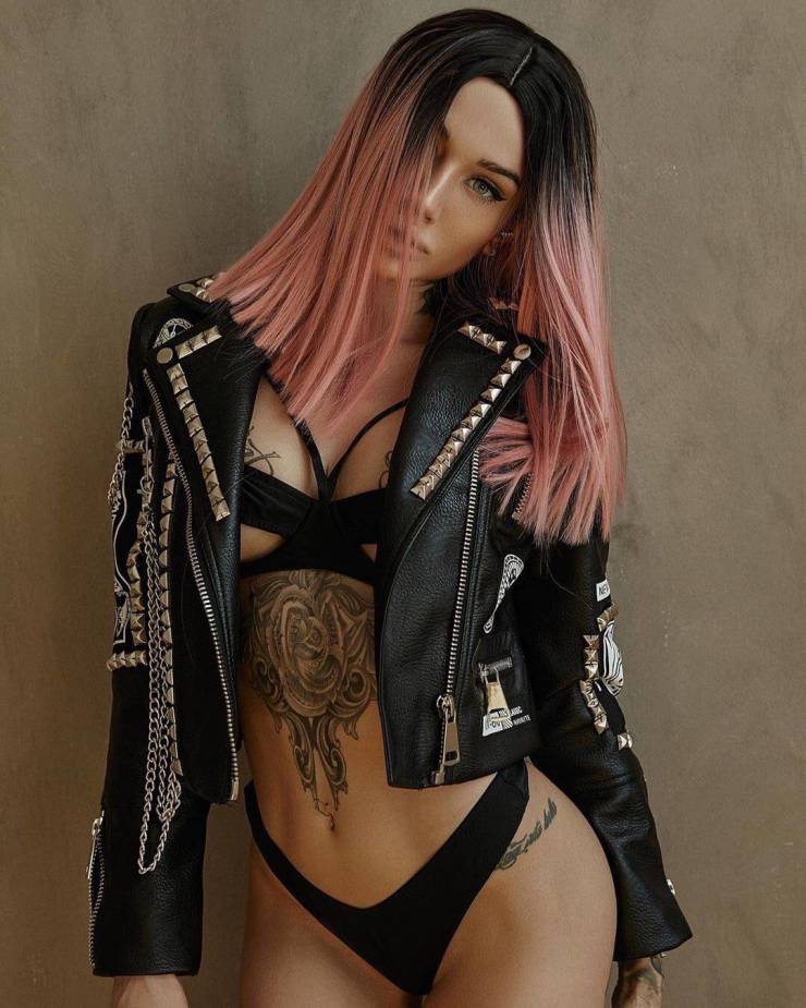 Bring In All The Sexy Tattoos!