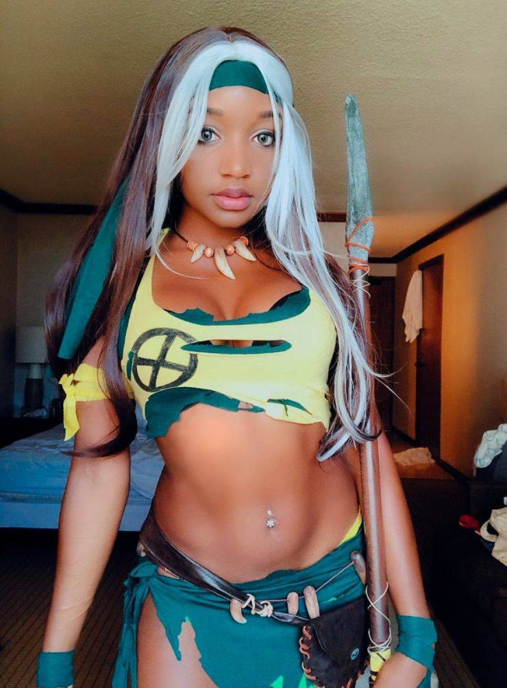 The Sexy Cosplay Girls of Every Nerd’s Fantasy