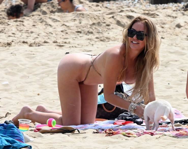 Aisleyne Horgan-Wallace And Her Beach Weekend