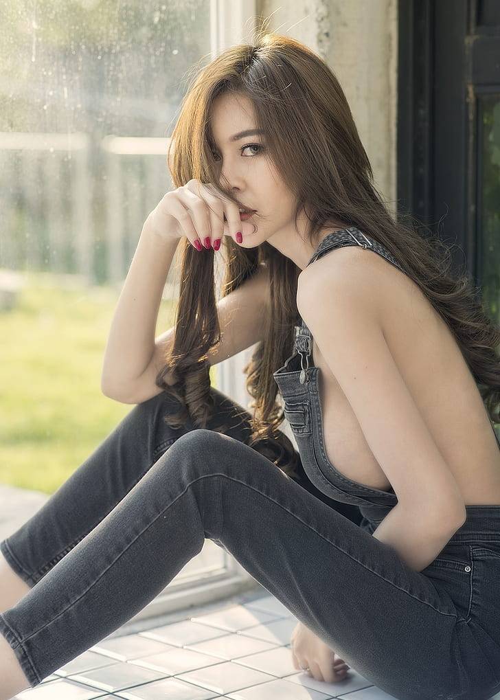 Just A Little Sideboob…