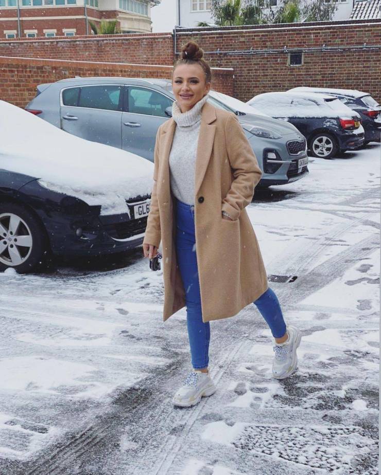 “Too Pretty For This Job”