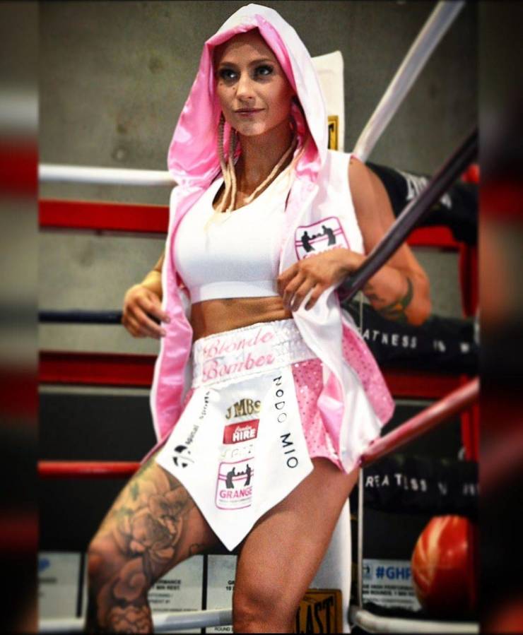 “Blonde Bomber”: Boxer Girl With Big Boobs