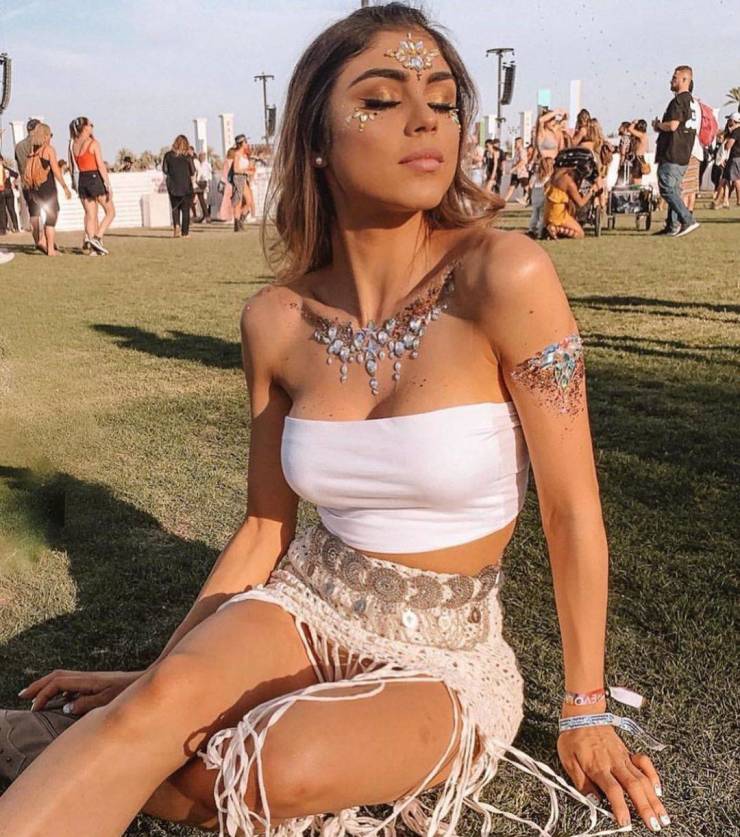 Glitter Boobs And Butts Are Still Trendy!