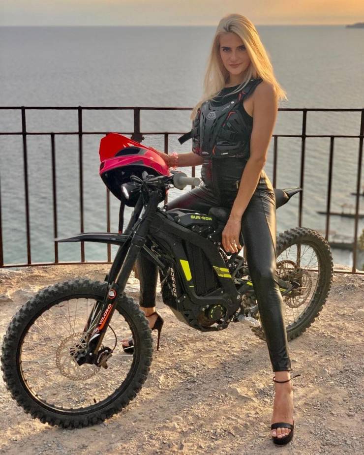 A Kinky Dose Of Latex And Leather!