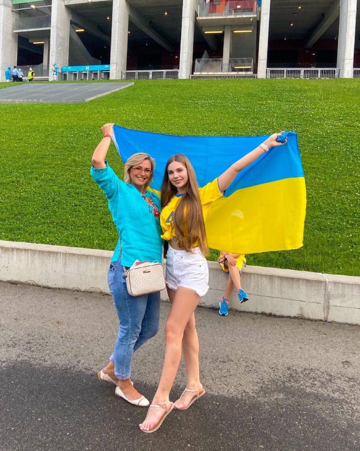 “EURO 2020” Has Some Beautiful Fans!