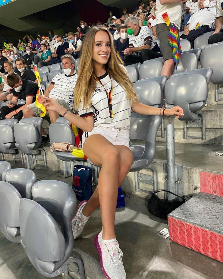 “EURO 2020” Has Some Beautiful Fans!