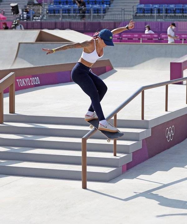 Leticia Bufoni Makes Skating Real Interesting!