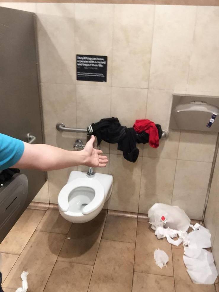 “Walmart” And Its Crazy Customers