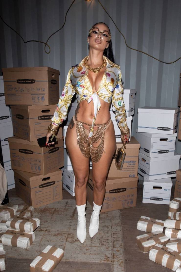 Draya Michele Wearing An Extravagant Outfit