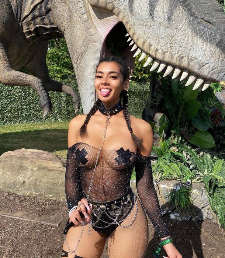 What’s Sexier? Fishnets Or Mesh?