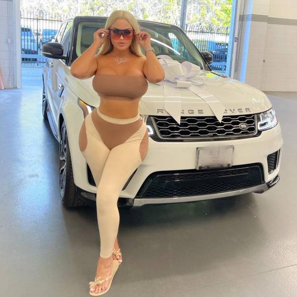 Model Thinks She’s “Too Sexy For Men With Normal Cars”