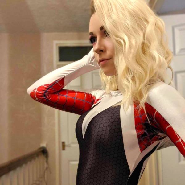 These Are Some Hot Spider-Girls!