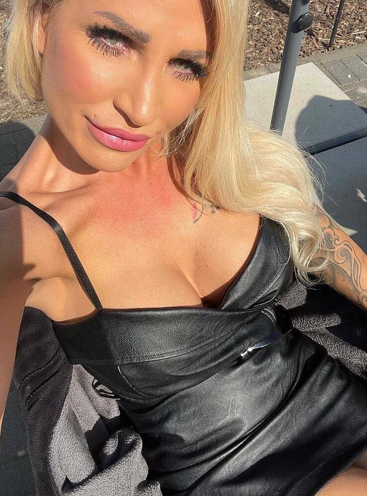 Policewoman Leaves Her Job To Become A Dominatrix