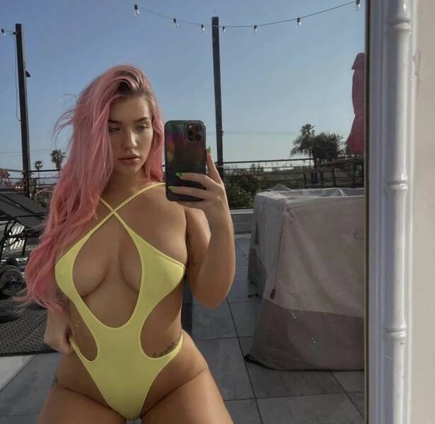 Beautiful Summer Loving Bikini Girls