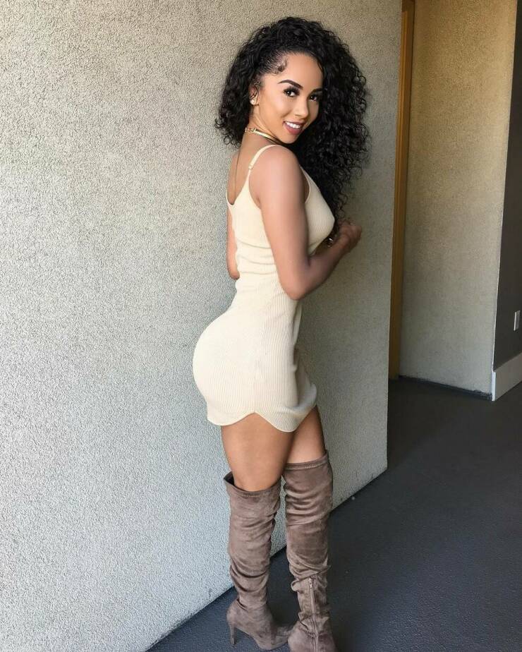 These Brunettes Are Irresistible!