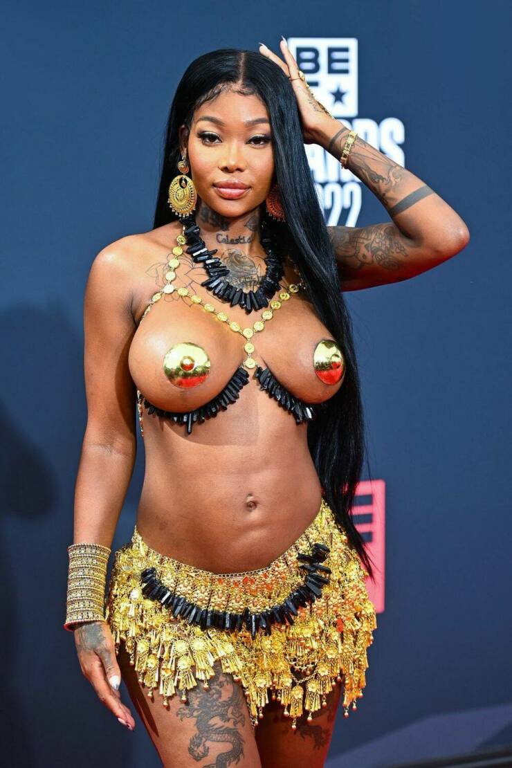 Summer Walker In Pasties At The 2022 BET Awards!