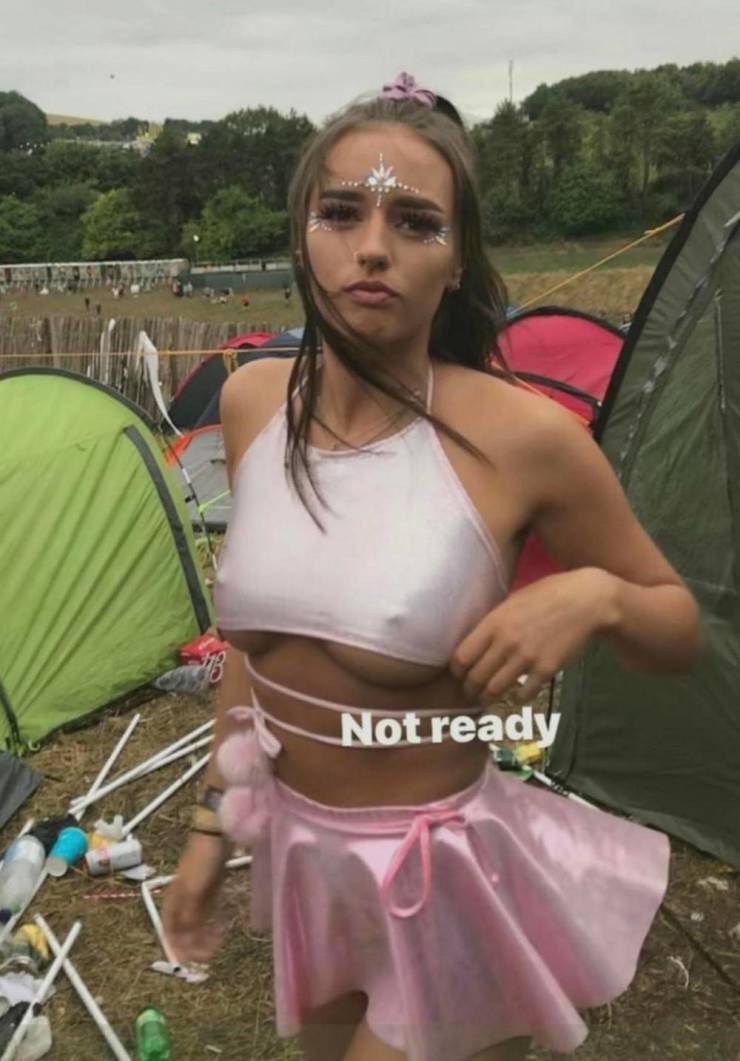 Festival Girls Love Having Fun!