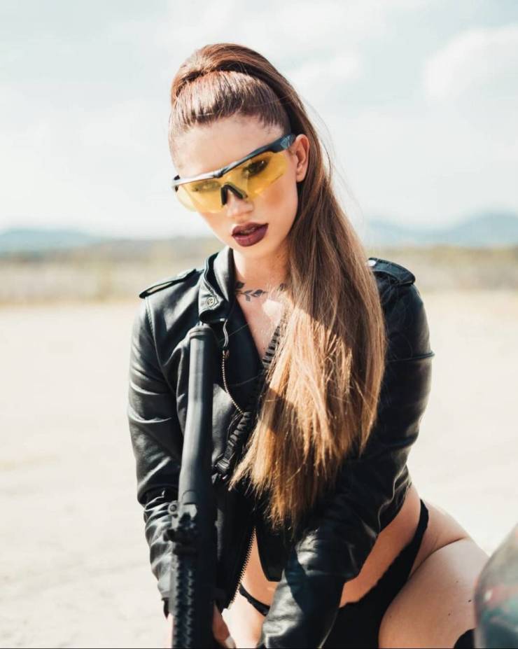 Big Guns And Sexy Girls