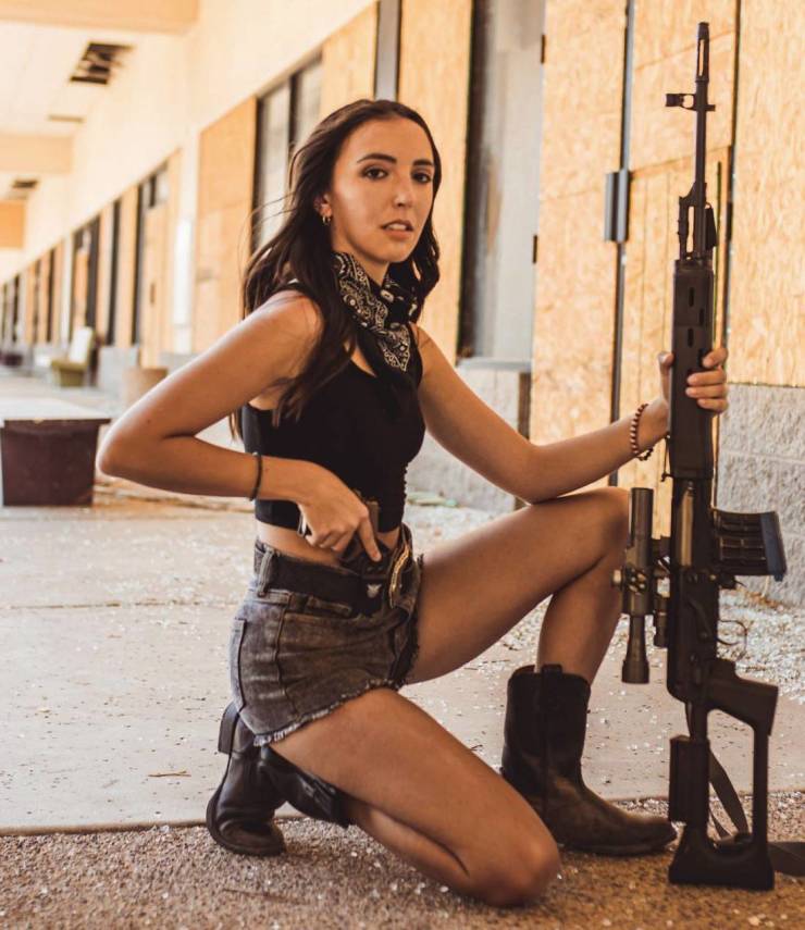 Big Guns And Sexy Girls