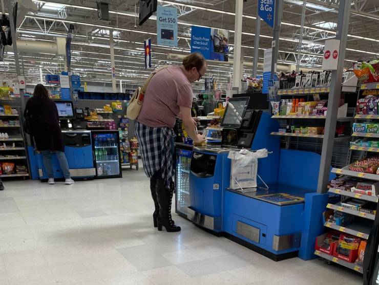 “Walmart” Customers Are Wild…