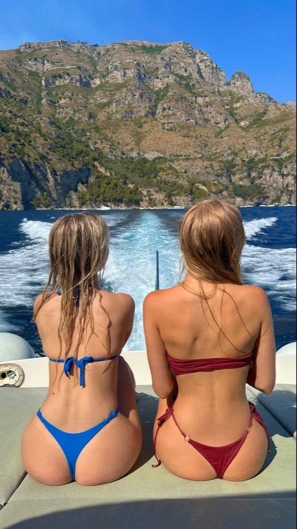 Beautiful Summer Loving Bikini Girls