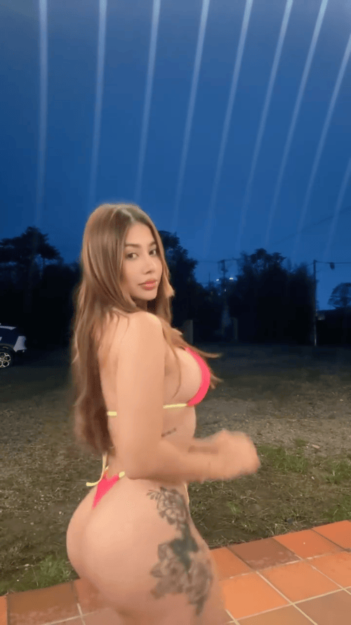 Sexy Girls In Their Sexy Thongs