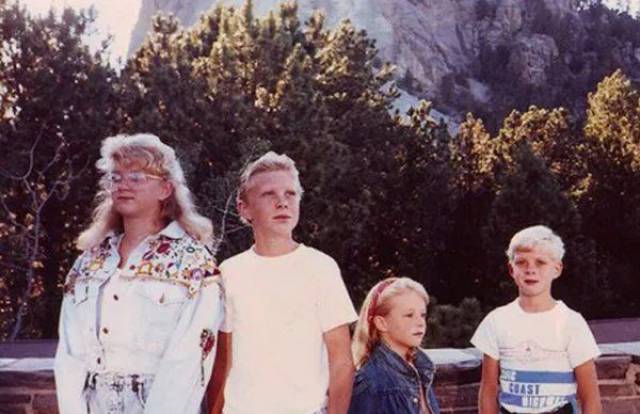 Weirdest Family Photos Discovered