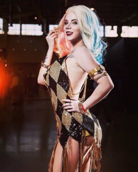 This Russian Cosplay Girl Knows How To Do It