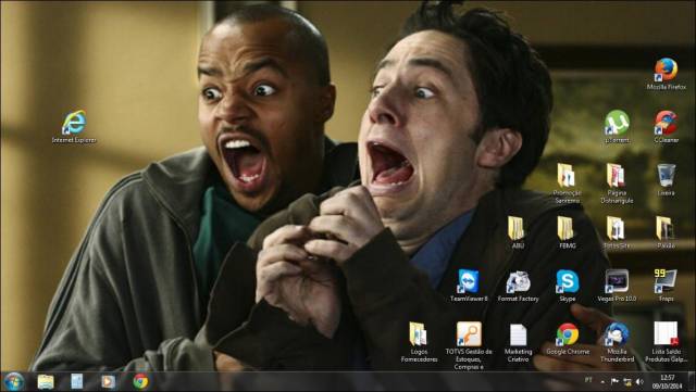 Sometimes People Arrange Their Desktops In Most Genius Ways