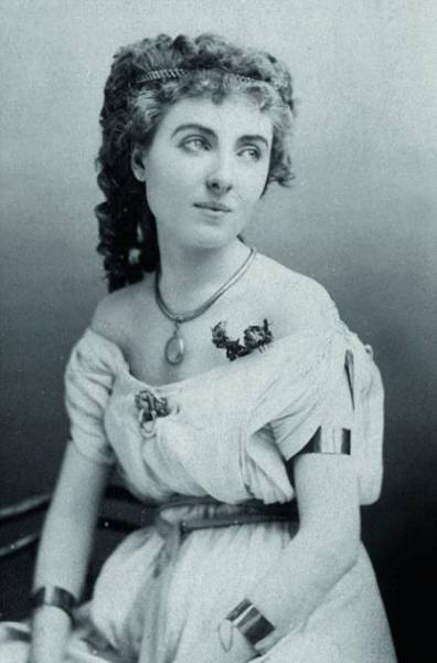 How French Prostitutes Looked Like In The 19th Century