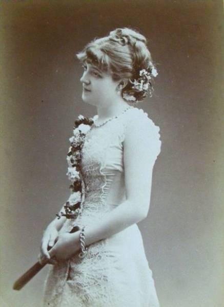 How French Prostitutes Looked Like In The 19th Century