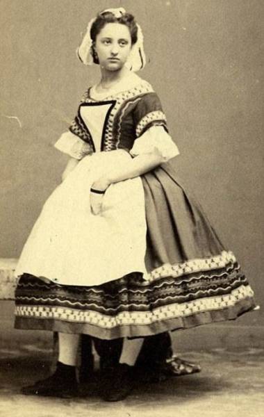 How French Prostitutes Looked Like In The 19th Century