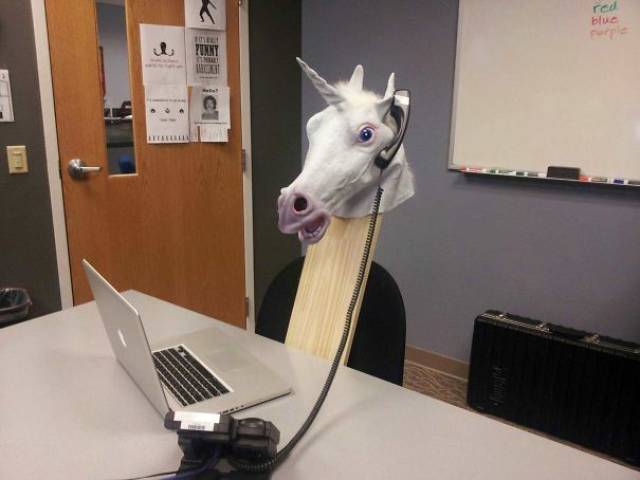 Hilarious Ways Boss-Employee Relationships Flourish