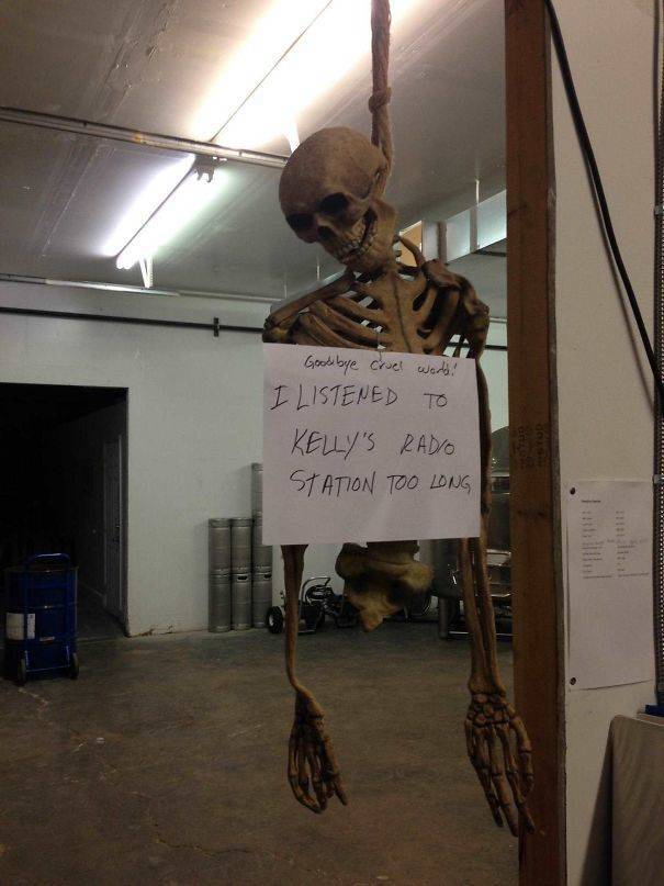 Hilarious Ways Boss-Employee Relationships Flourish