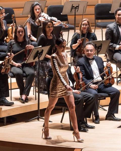 Lola Astanova Knows The Melody Of Men’s Hearts