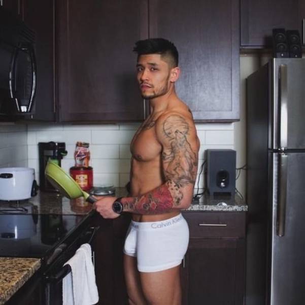 Sexy Men With Absolutely Mesmerizing Looks