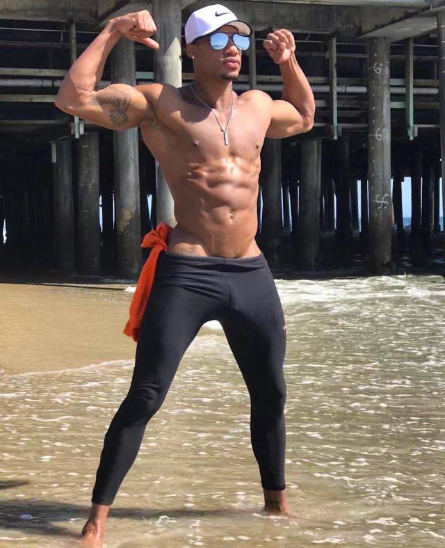 Sexy Men With Absolutely Mesmerizing Looks