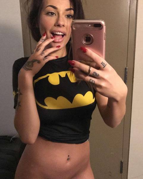 Vera Bambi Is An Expert On Sexy Cosplay