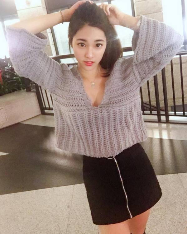 Take A Look At Taiwan’s Hottest Teacher