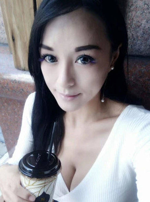 Taiwanese “Barbecue Goddess” Becomes An Internet Sensation