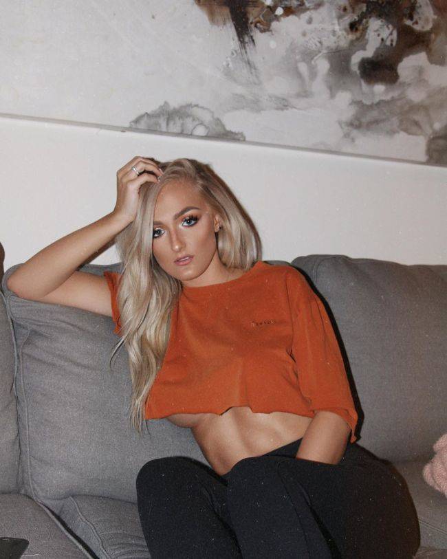 Get Ready For Some Tasty Underboob Pics