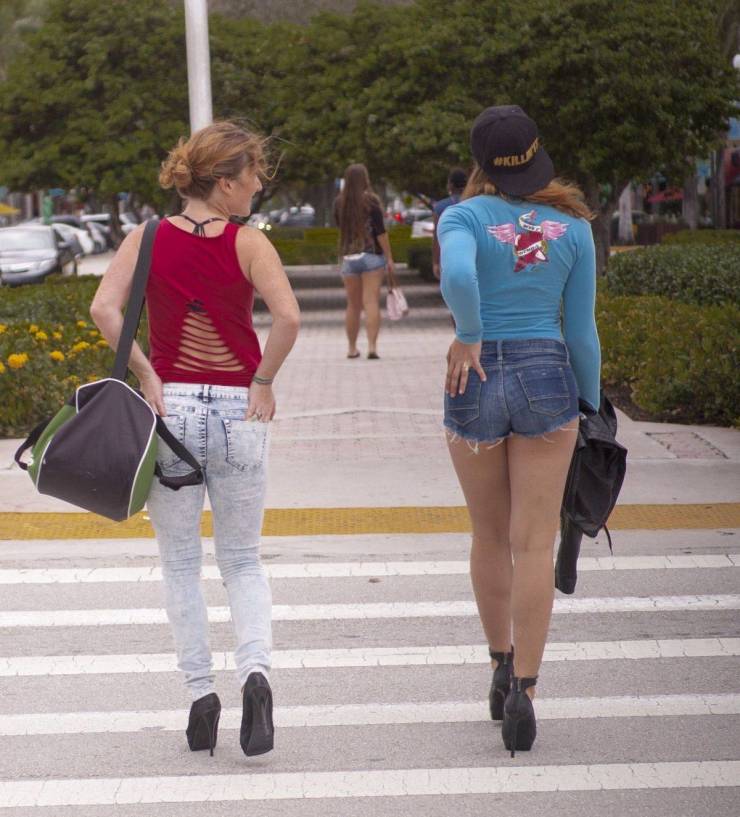 Hot Girls You Meet On The Streets