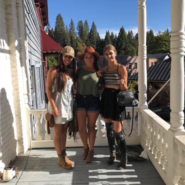 These Three Girls Live In Californian Wilds, Grow Marijuana, And Fight Bears (Maybe)