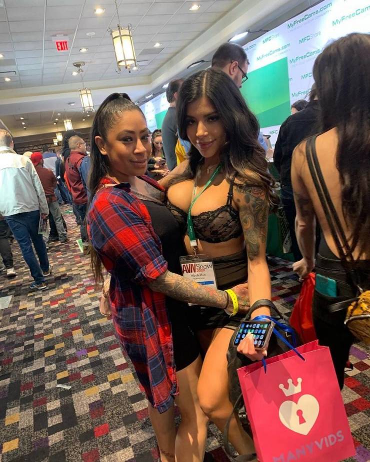 Spiciest Photos From AVN Adult Entertainment Expo 2020