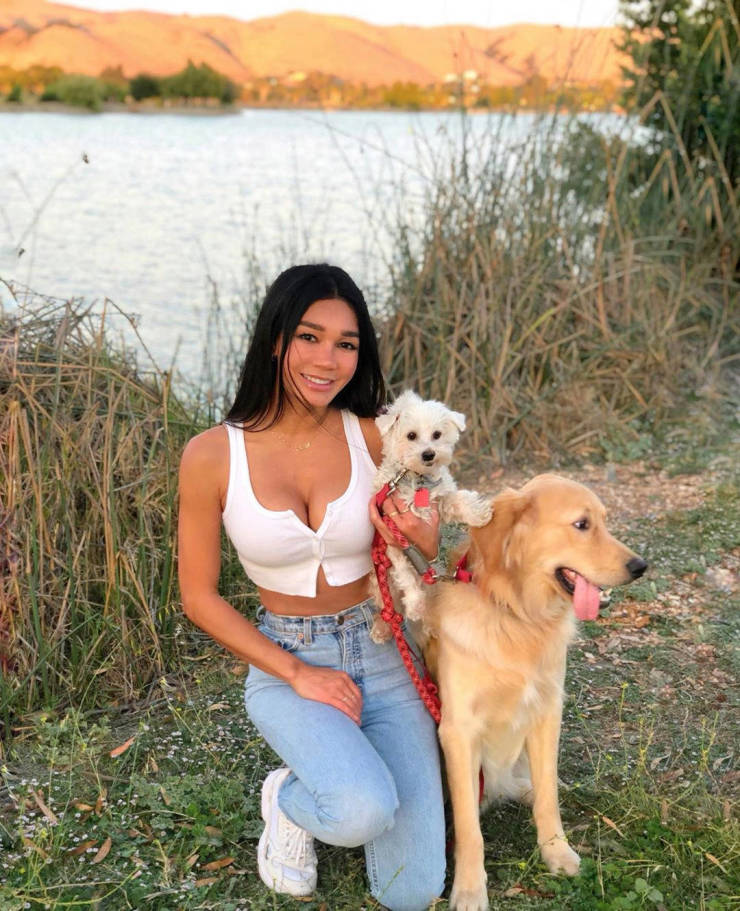 Mom And Her Daughter Look Like Sisters