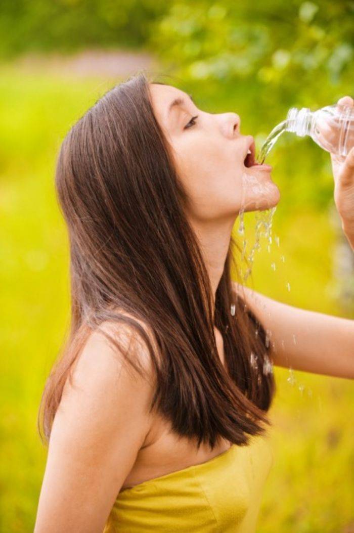 Do Women Even Know How To Drink Water?!